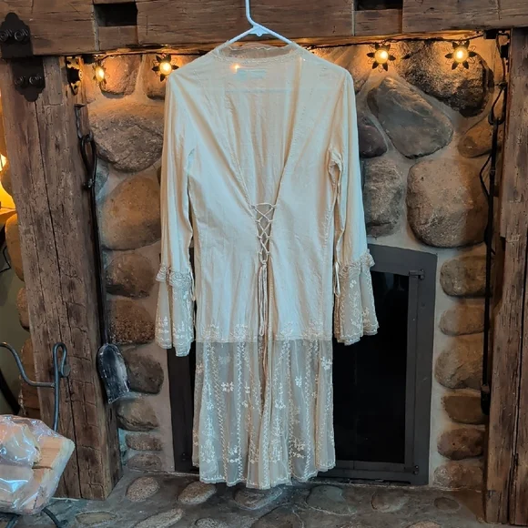 Newport News Sheer Lace-Trim Open Lace Duster Cardigan in Cream - Picture 3 of 5